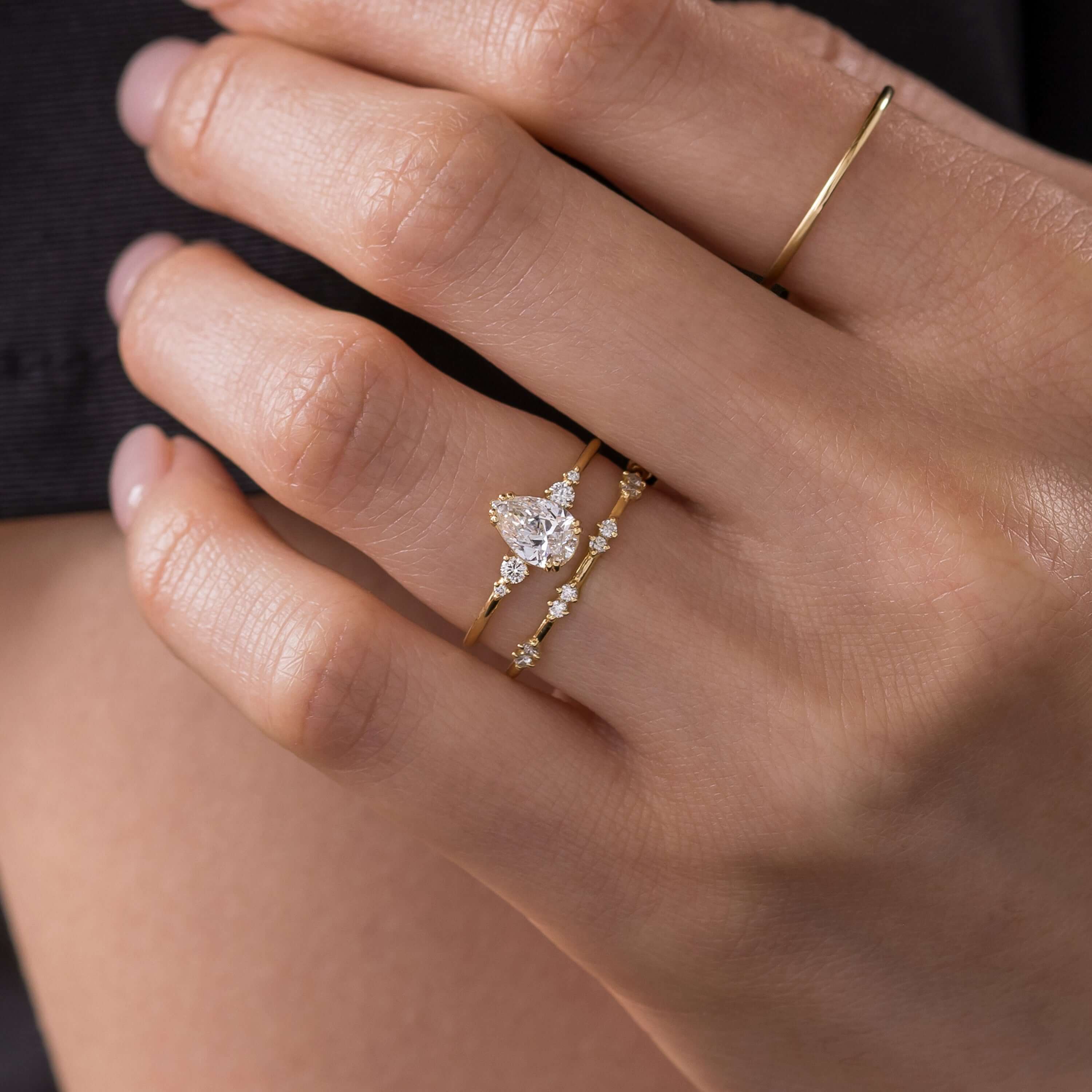 Solitaire-Oval Lab Grown Diamond Engagement Ring