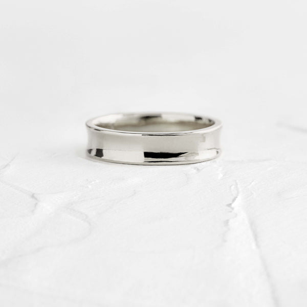 Classic- Men's Wedding Band - Classic- Men's Wedding Band