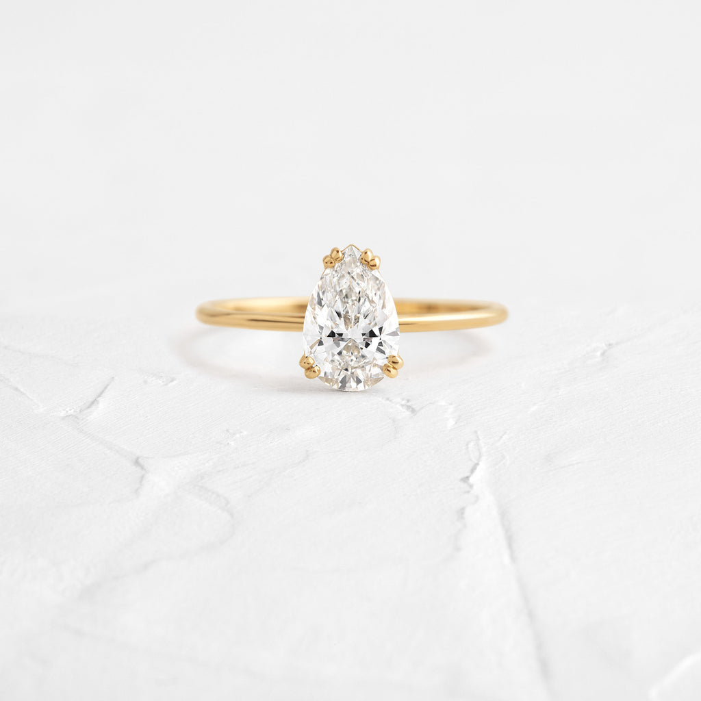 Solitaire-Oval Lab Grown Diamond Engagement Ring