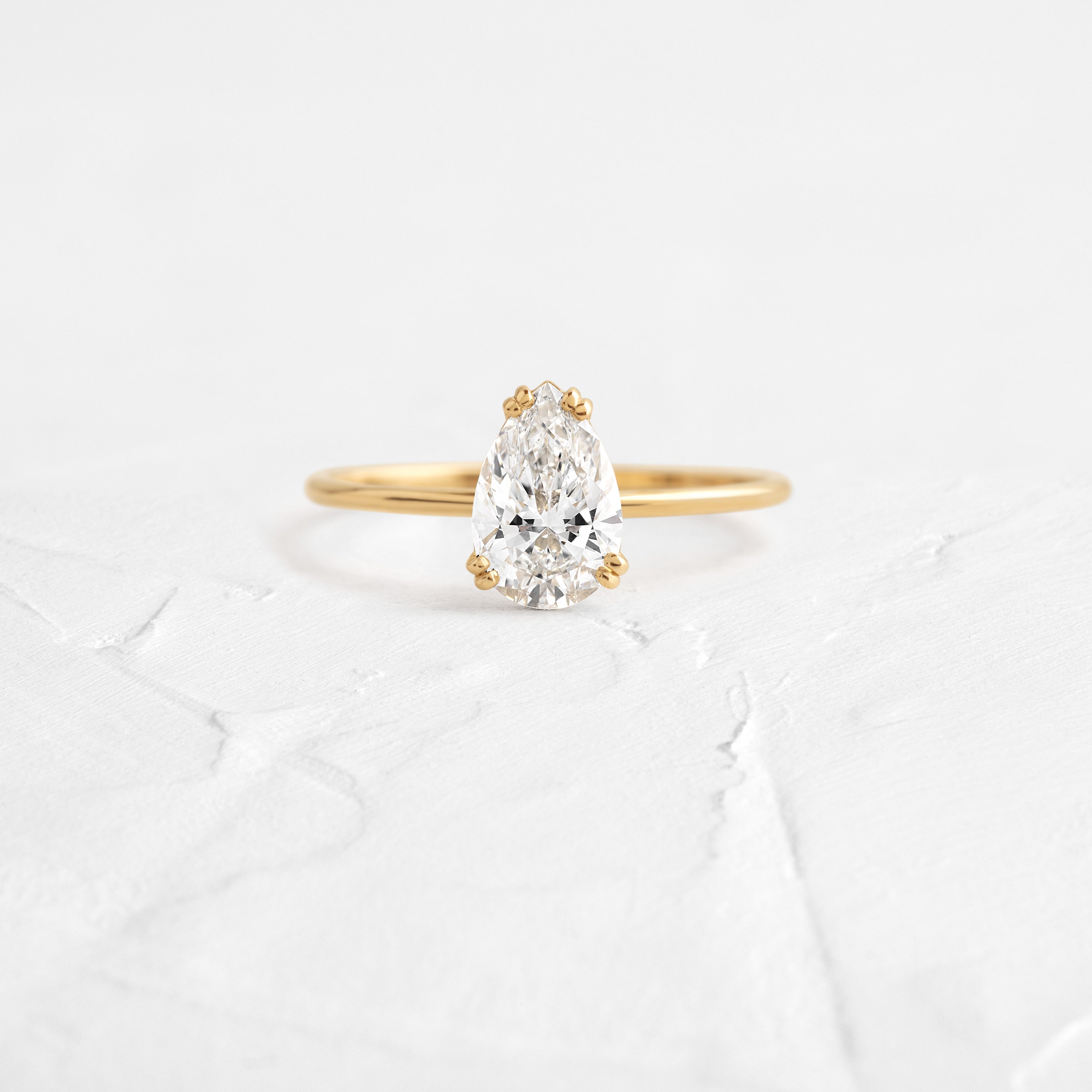Solitaire-Oval Lab Grown Diamond Engagement Ring