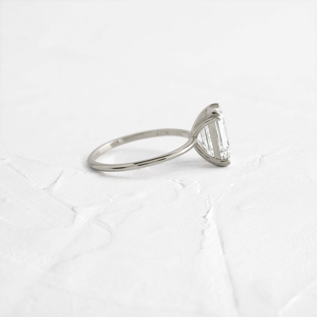 Solitaire-Oval Lab Grown Diamond Engagement Ring