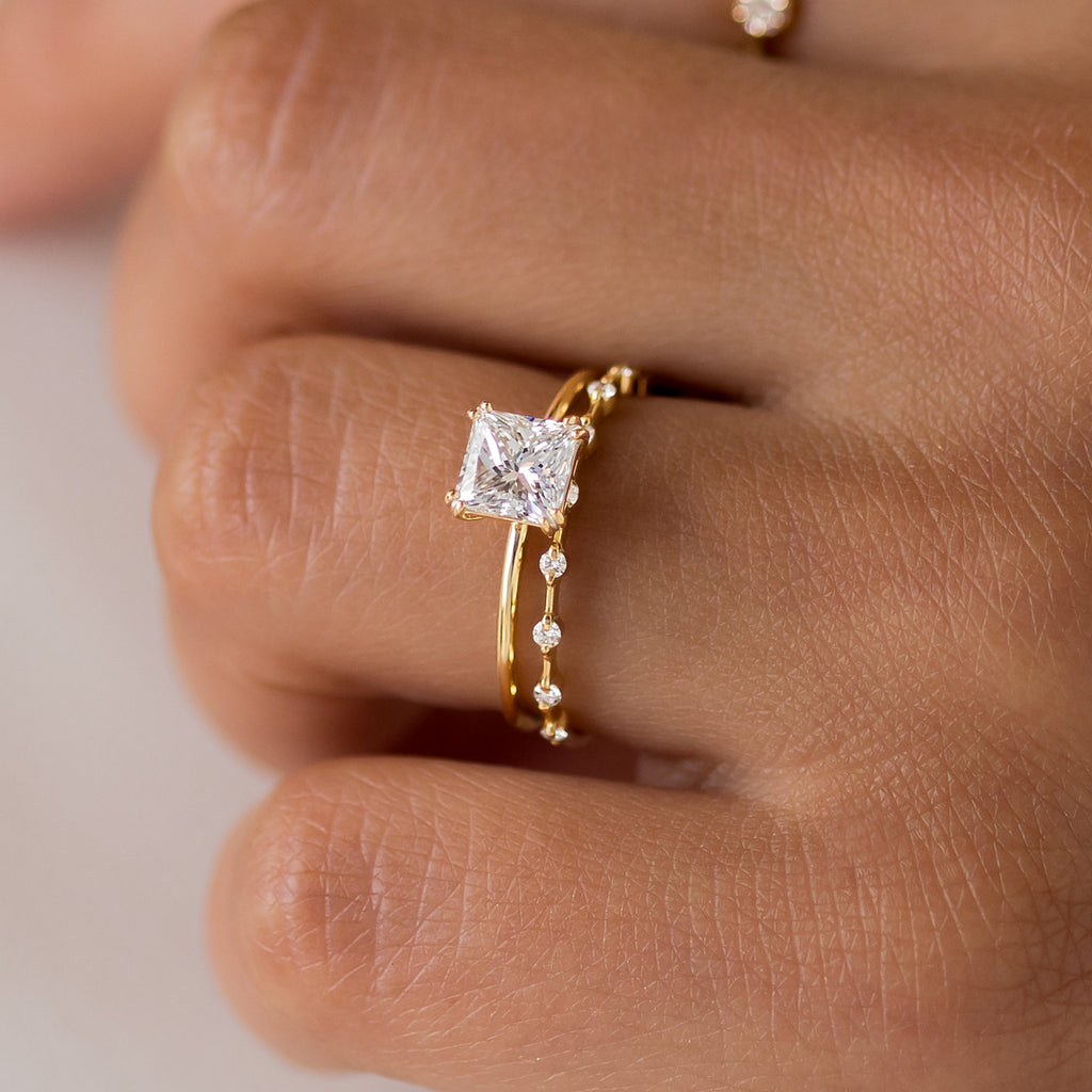 Solitaire-Oval Lab Grown Diamond Engagement Ring