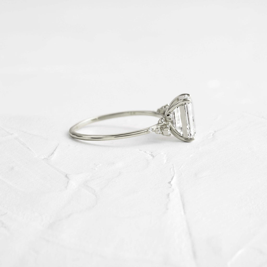 Solitaire-Oval Lab Grown Diamond Engagement Ring