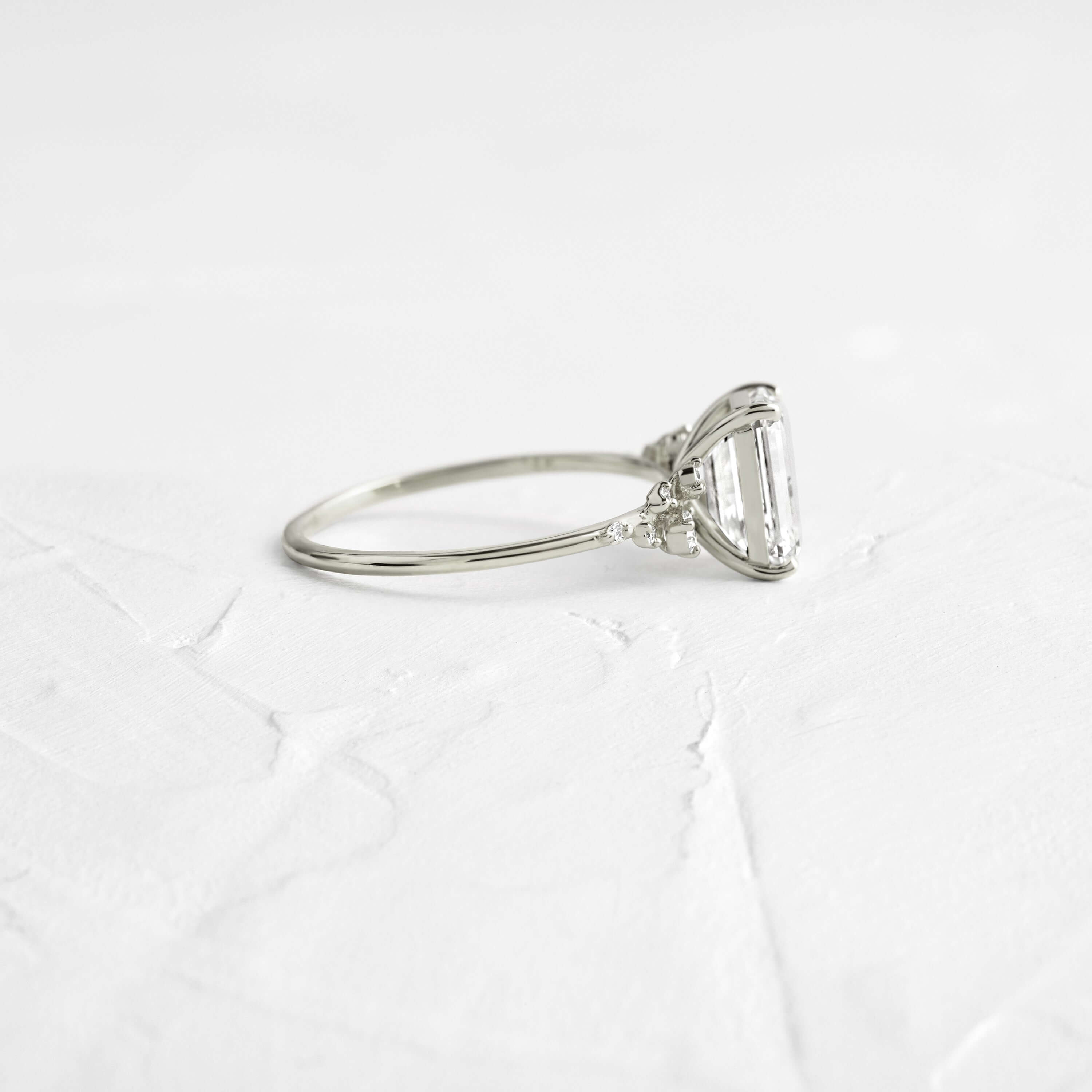 Solitaire-Oval Lab Grown Diamond Engagement Ring