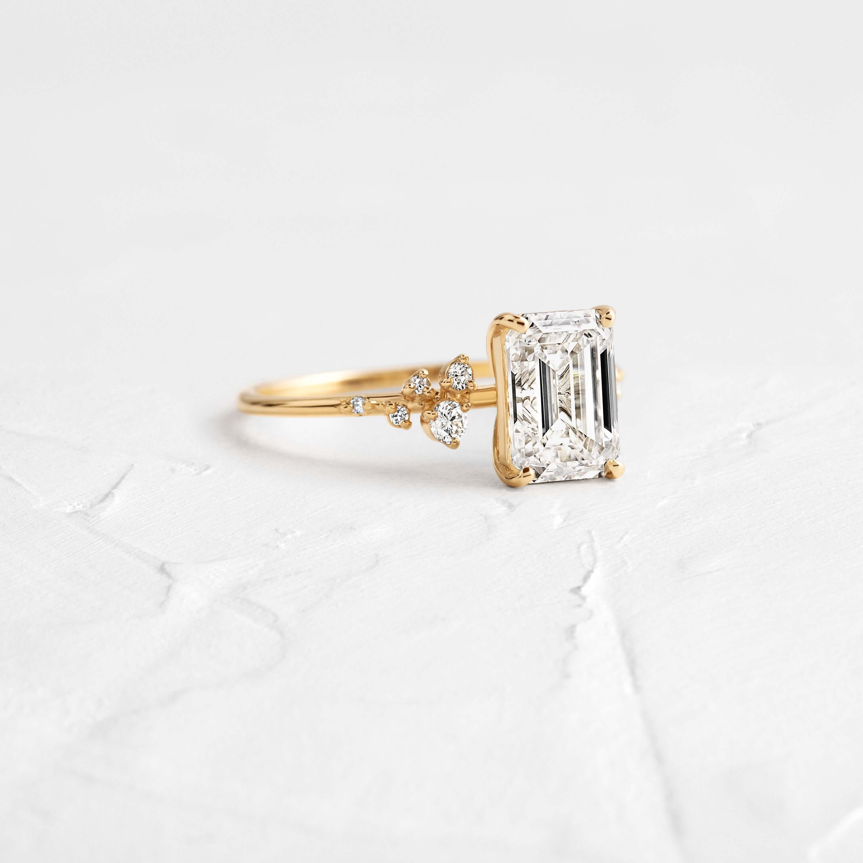 Solitaire-Oval Lab Grown Diamond Engagement Ring