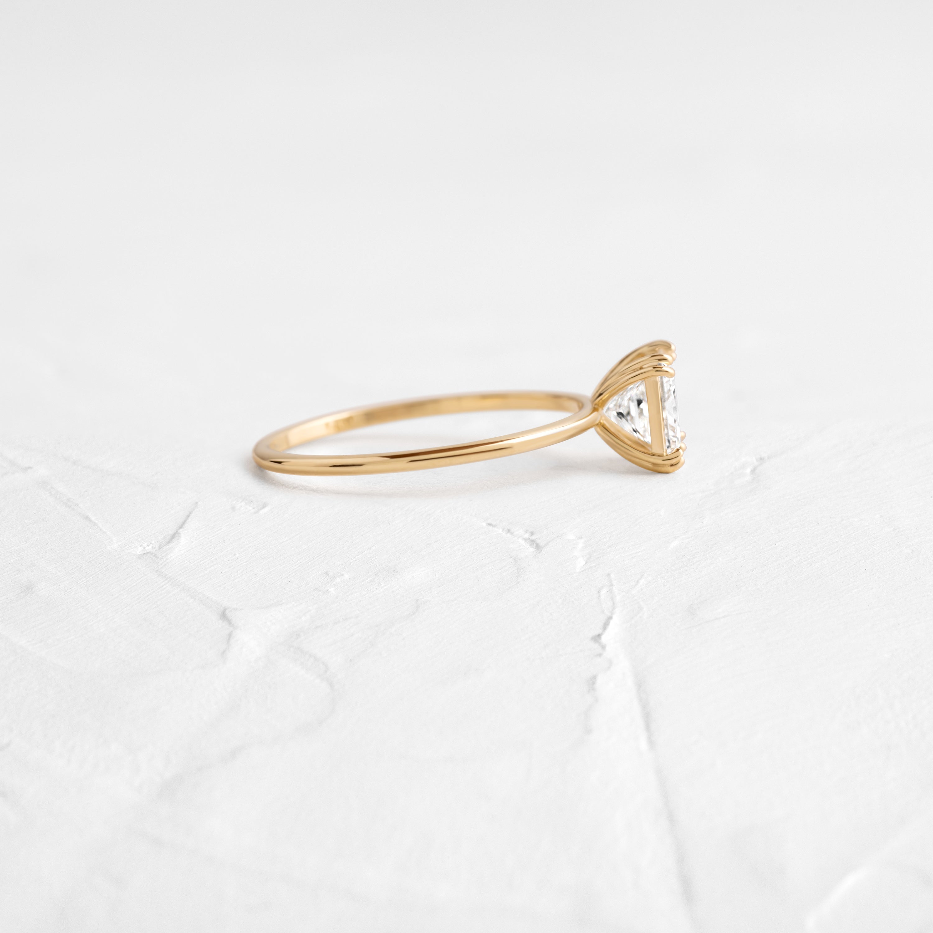 Solitaire-Oval Lab Grown Diamond Engagement Ring