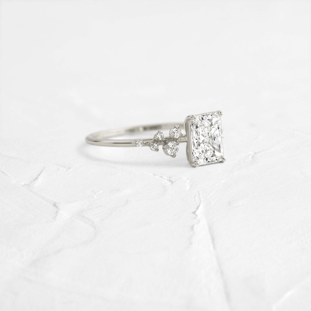 Solitaire-Oval Lab Grown Diamond Engagement Ring