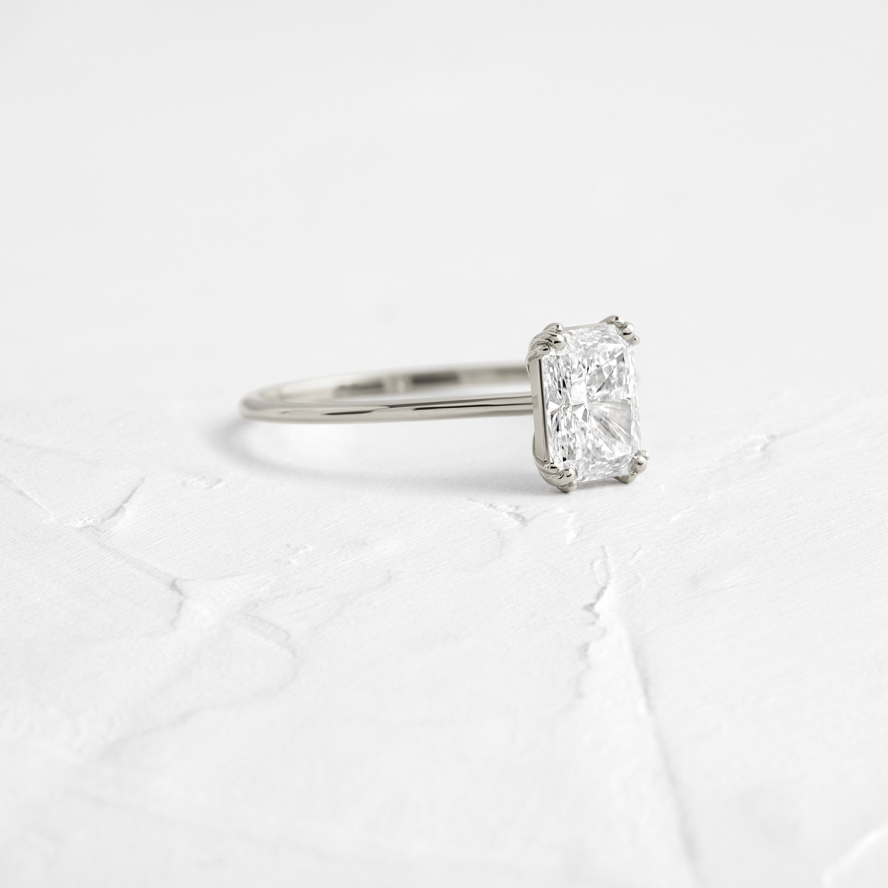 Solitaire-Oval Lab Grown Diamond Engagement Ring