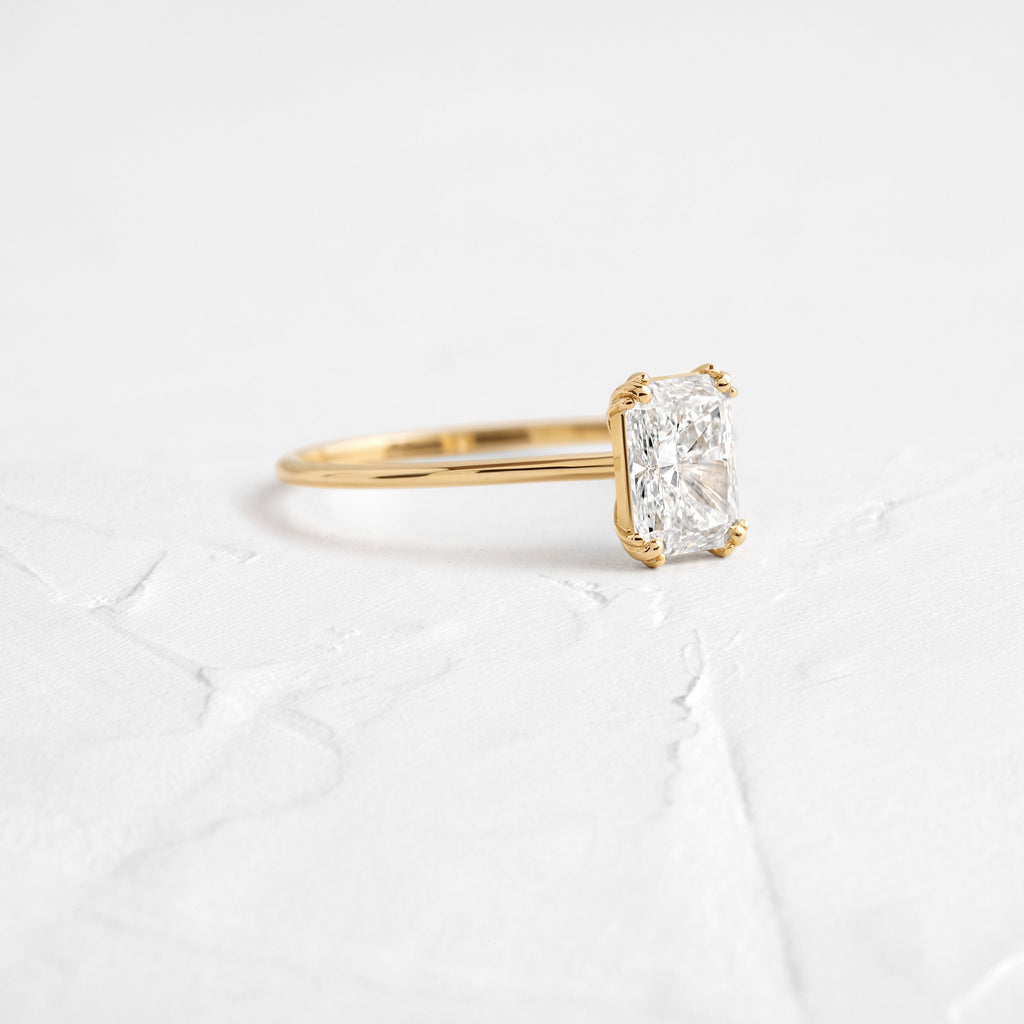 Solitaire-Oval Lab Grown Diamond Engagement Ring