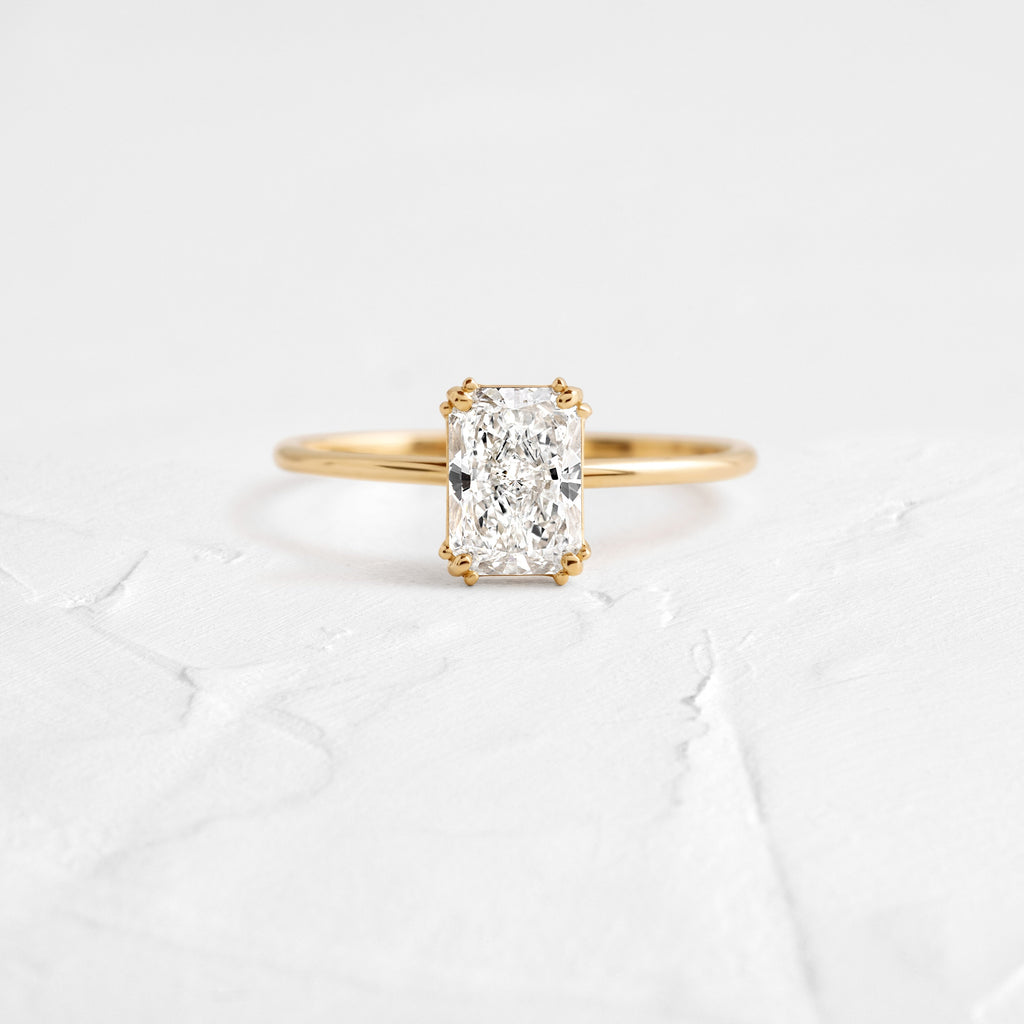 Solitaire-Oval Lab Grown Diamond Engagement Ring