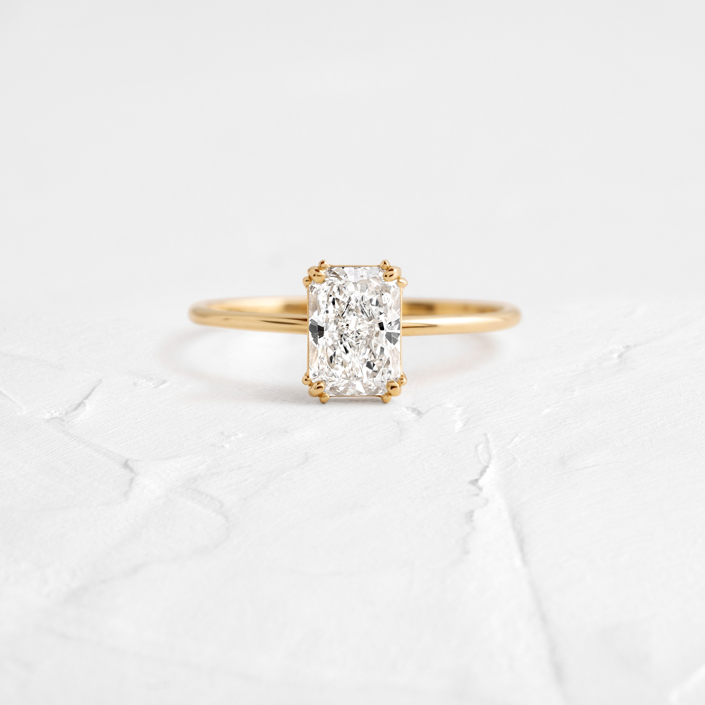 Solitaire-Oval Lab Grown Diamond Engagement Ring