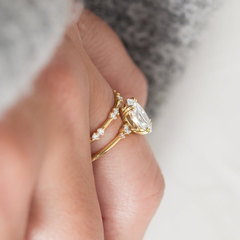 Solitaire-Oval Lab Grown Diamond Engagement Ring