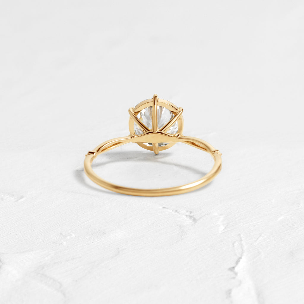 Solitaire-Oval Lab Grown Diamond Engagement Ring