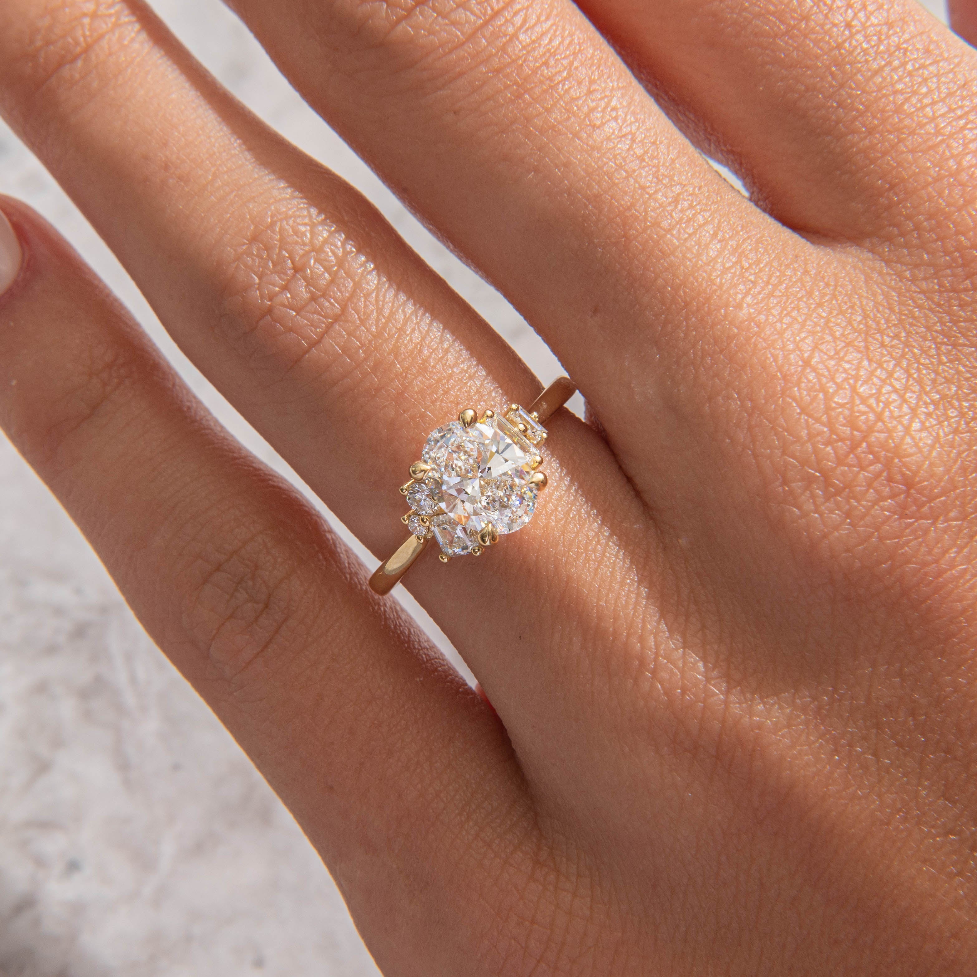 Solitaire-Oval Lab Grown Diamond Engagement Ring