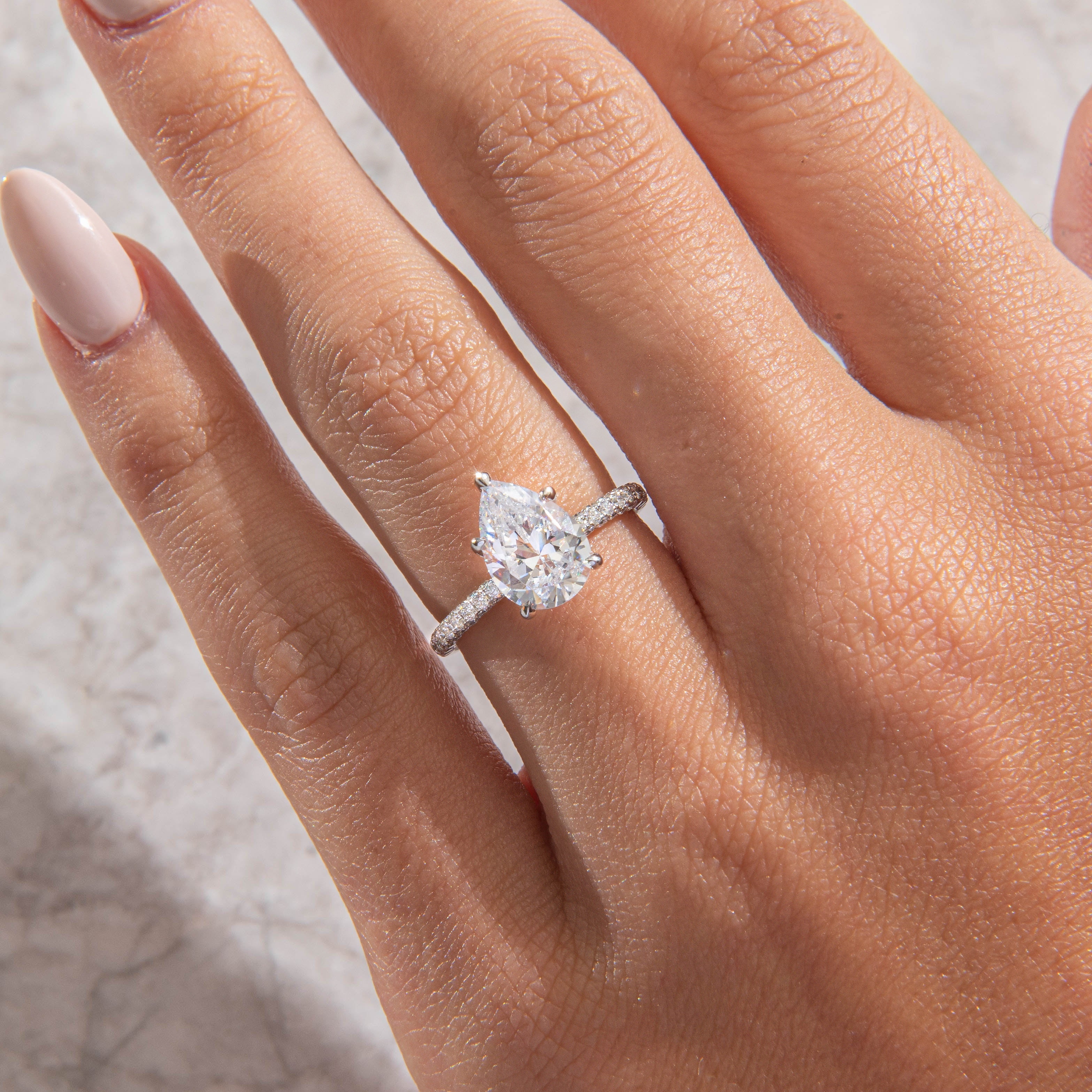 Solitaire-Oval Lab Grown Diamond Engagement Ring