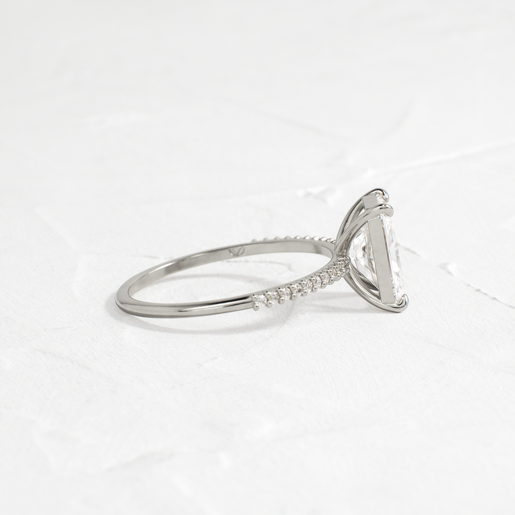 Solitaire-Oval Lab Grown Diamond Engagement Ring
