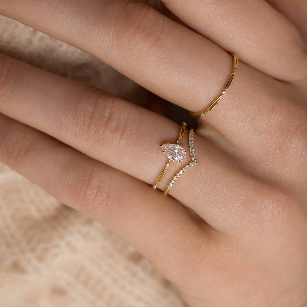 Solitaire-Oval Lab Grown Diamond Engagement Ring