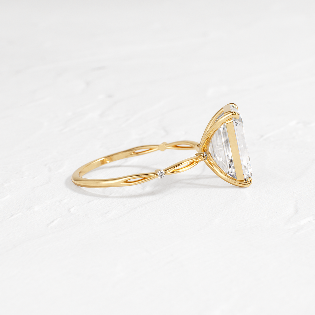 Solitaire-Oval Lab Grown Diamond Engagement Ring