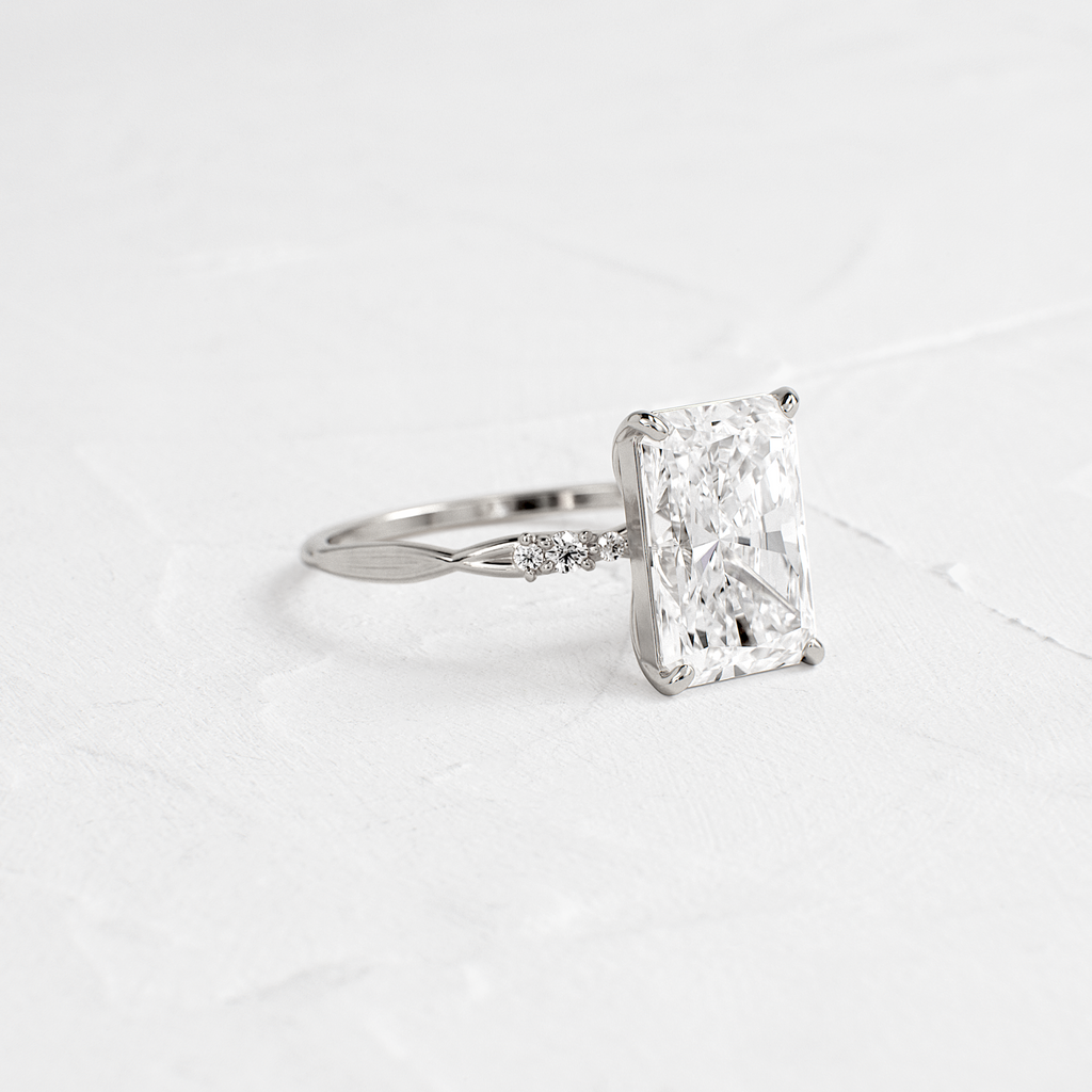 Solitaire-Oval Lab Grown Diamond Engagement Ring