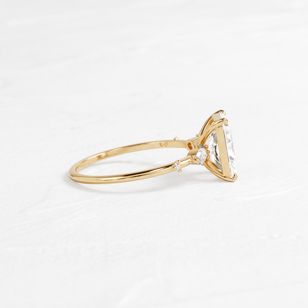 Solitaire-Oval Lab Grown Diamond Engagement Ring