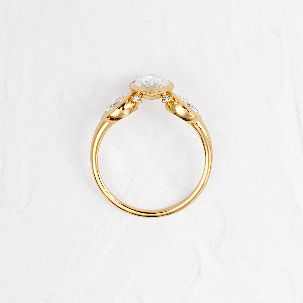 Solitaire-Oval Lab Grown Diamond Engagement Ring