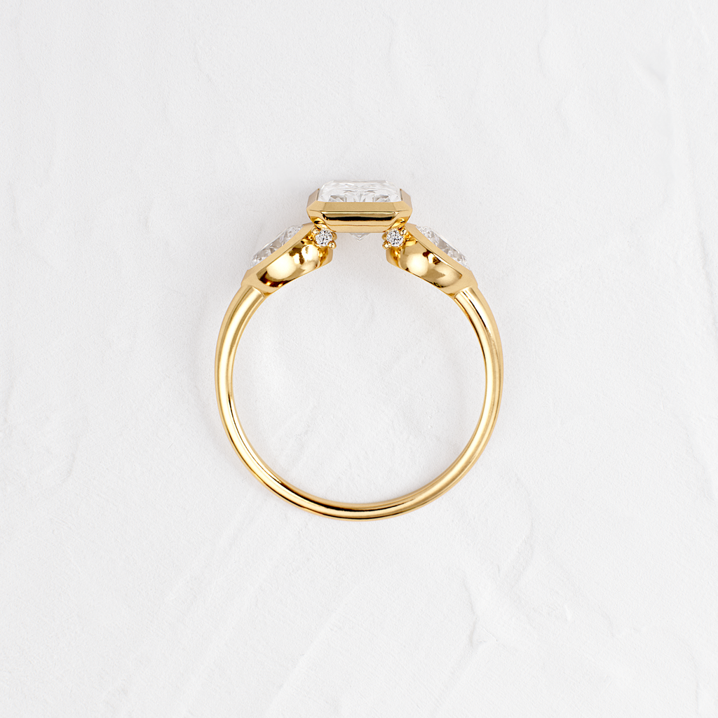 Solitaire-Oval Lab Grown Diamond Engagement Ring
