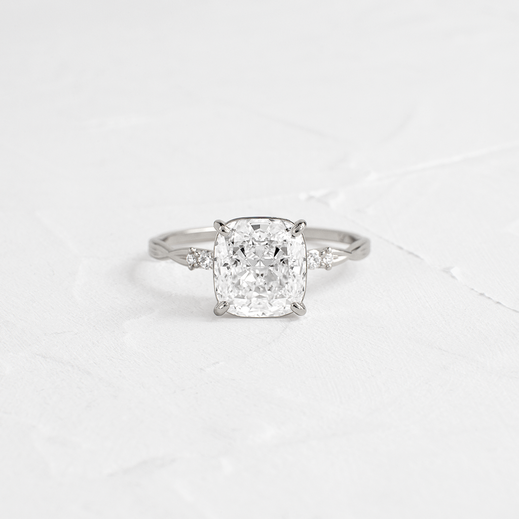 Solitaire-Oval Lab Grown Diamond Engagement Ring