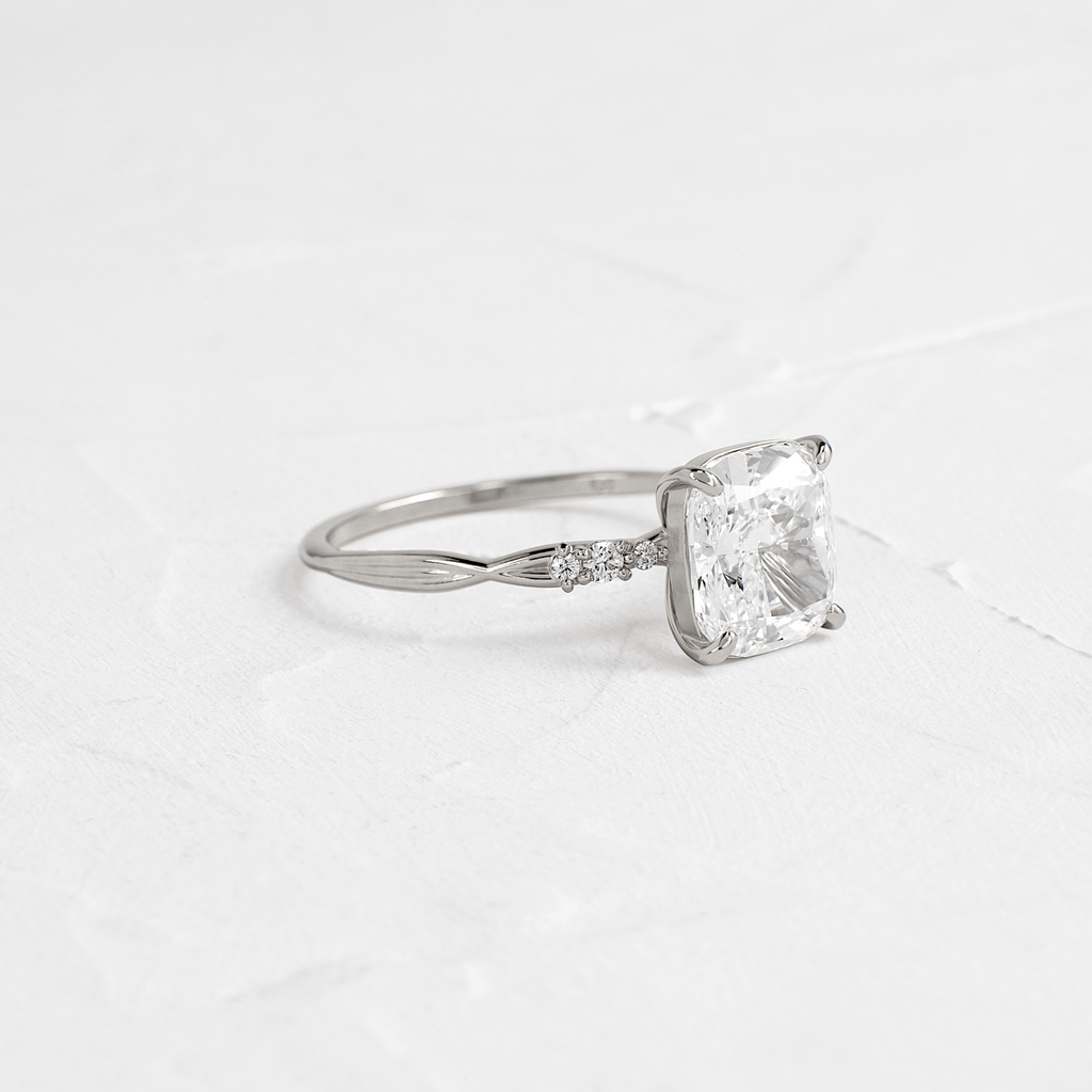 Solitaire-Oval Lab Grown Diamond Engagement Ring