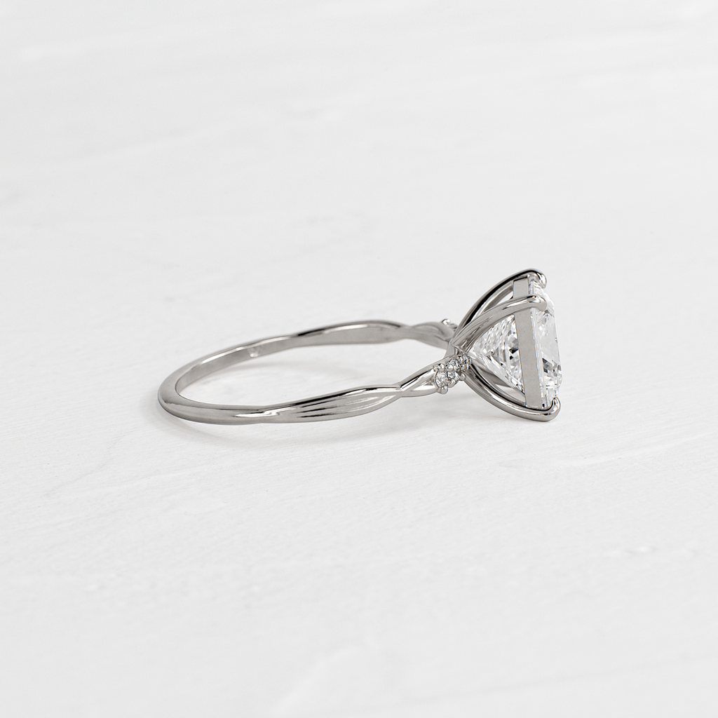Solitaire-Oval Lab Grown Diamond Engagement Ring