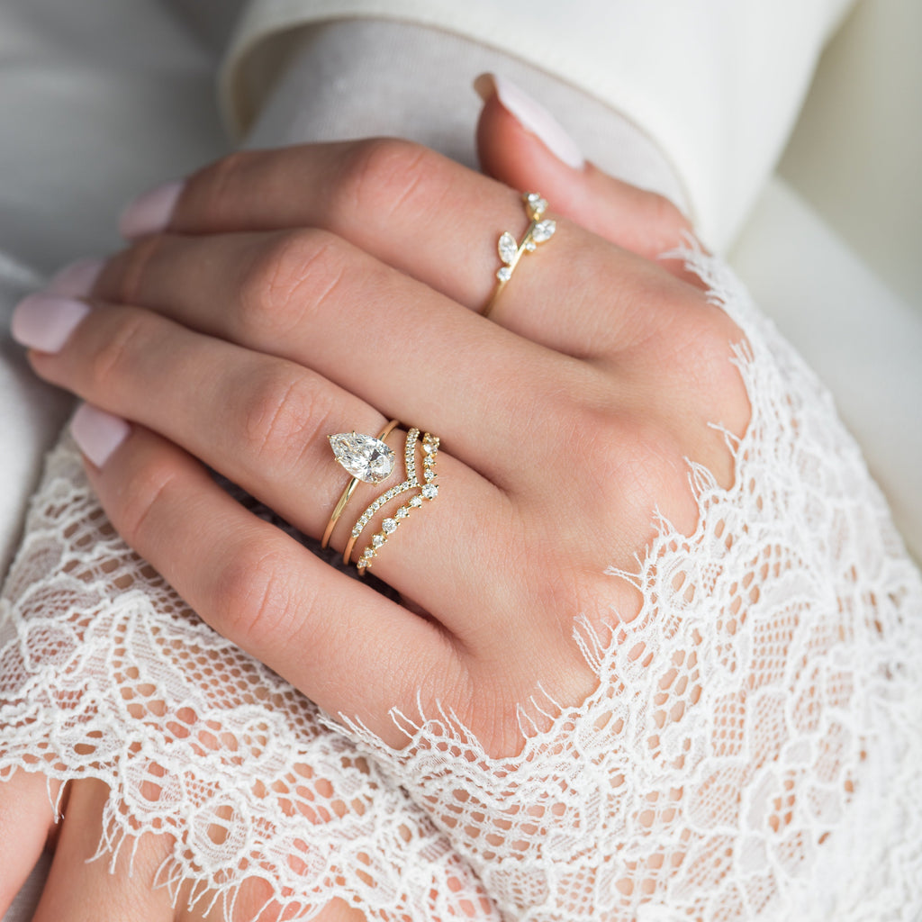 Solitaire-Oval Lab Grown Diamond Engagement Ring
