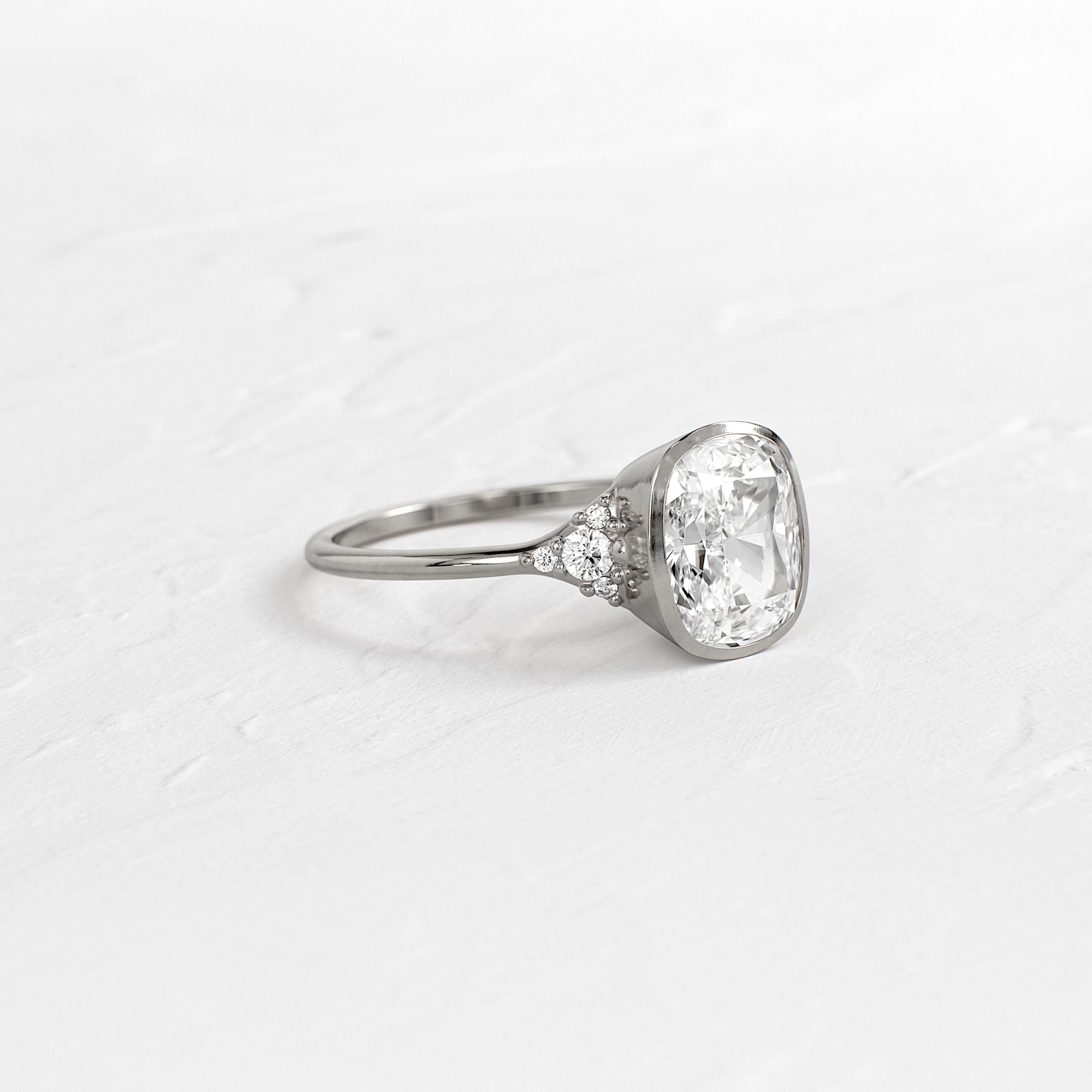 Solitaire-Oval Lab Grown Diamond Engagement Ring