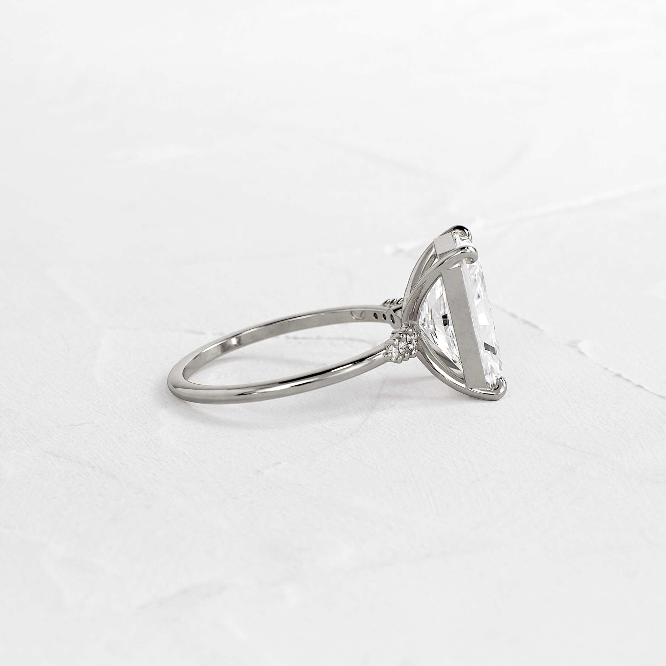 Solitaire-Oval Lab Grown Diamond Engagement Ring