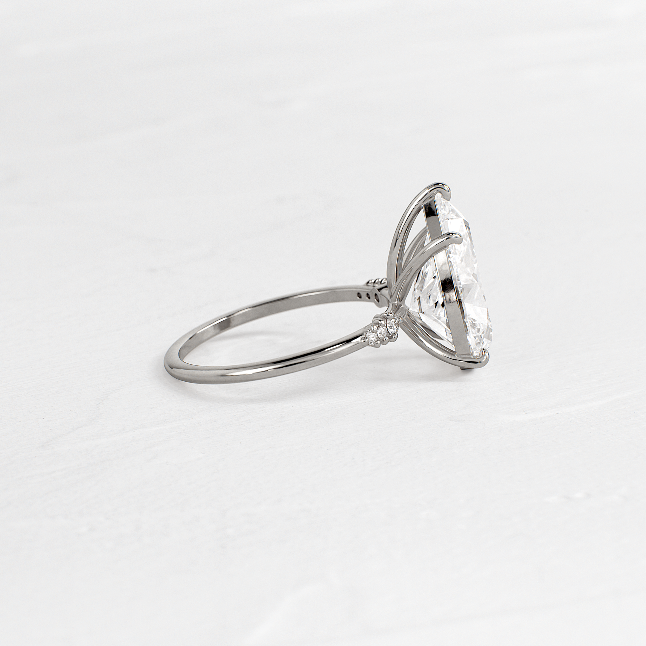 Solitaire-Oval Lab Grown Diamond Engagement Ring