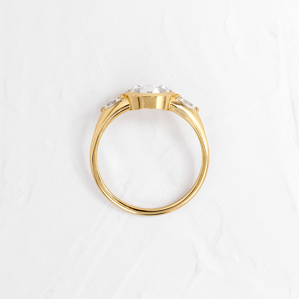 Solitaire-Oval Lab Grown Diamond Engagement Ring
