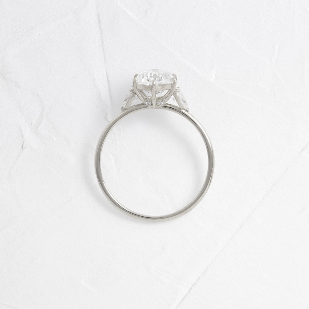 Solitaire-Oval Lab Grown Diamond Engagement Ring