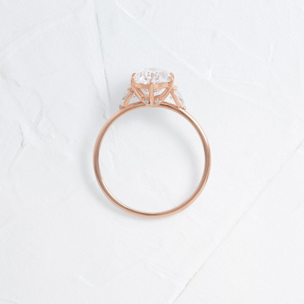 Solitaire-Oval Lab Grown Diamond Engagement Ring