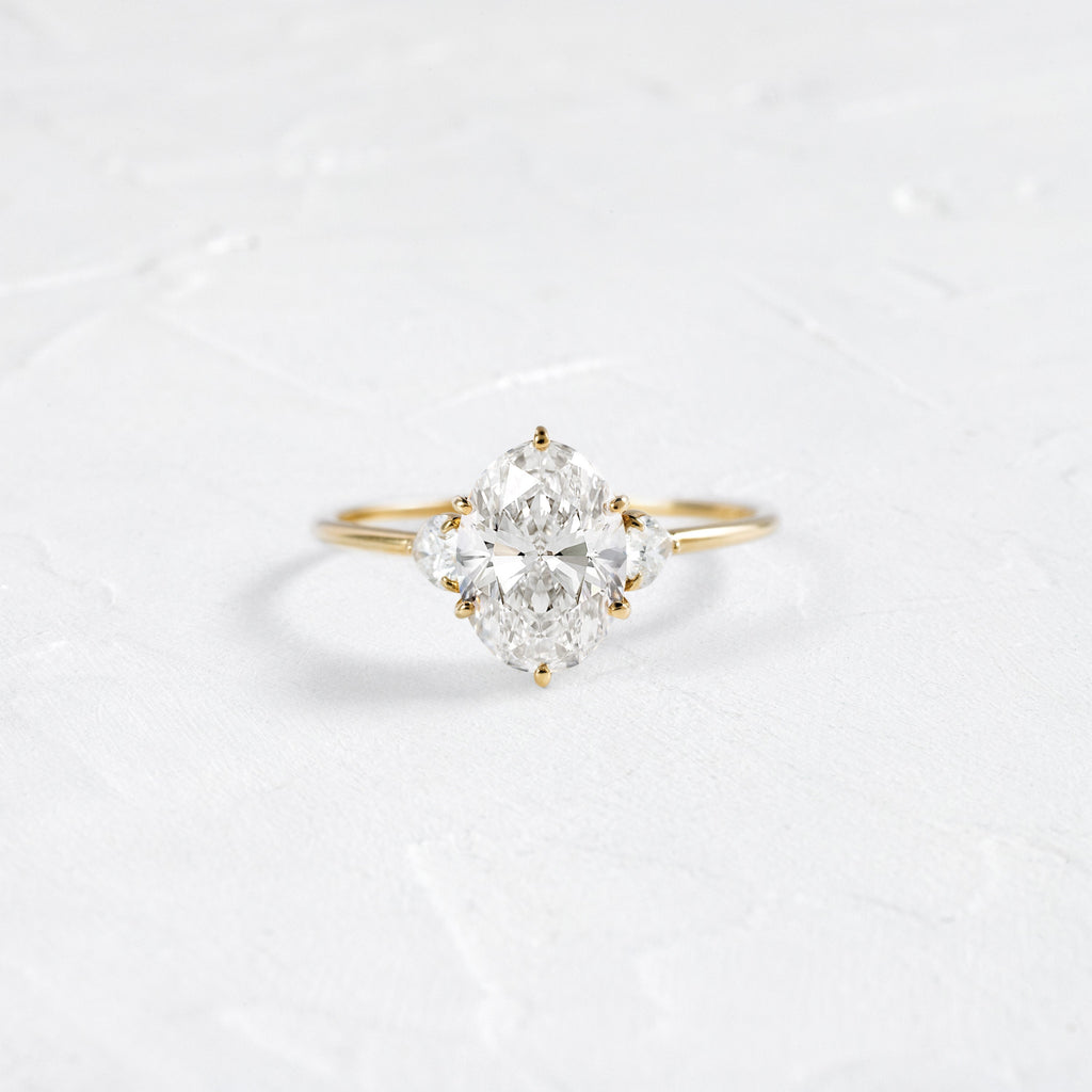 Solitaire-Oval Lab Grown Diamond Engagement Ring