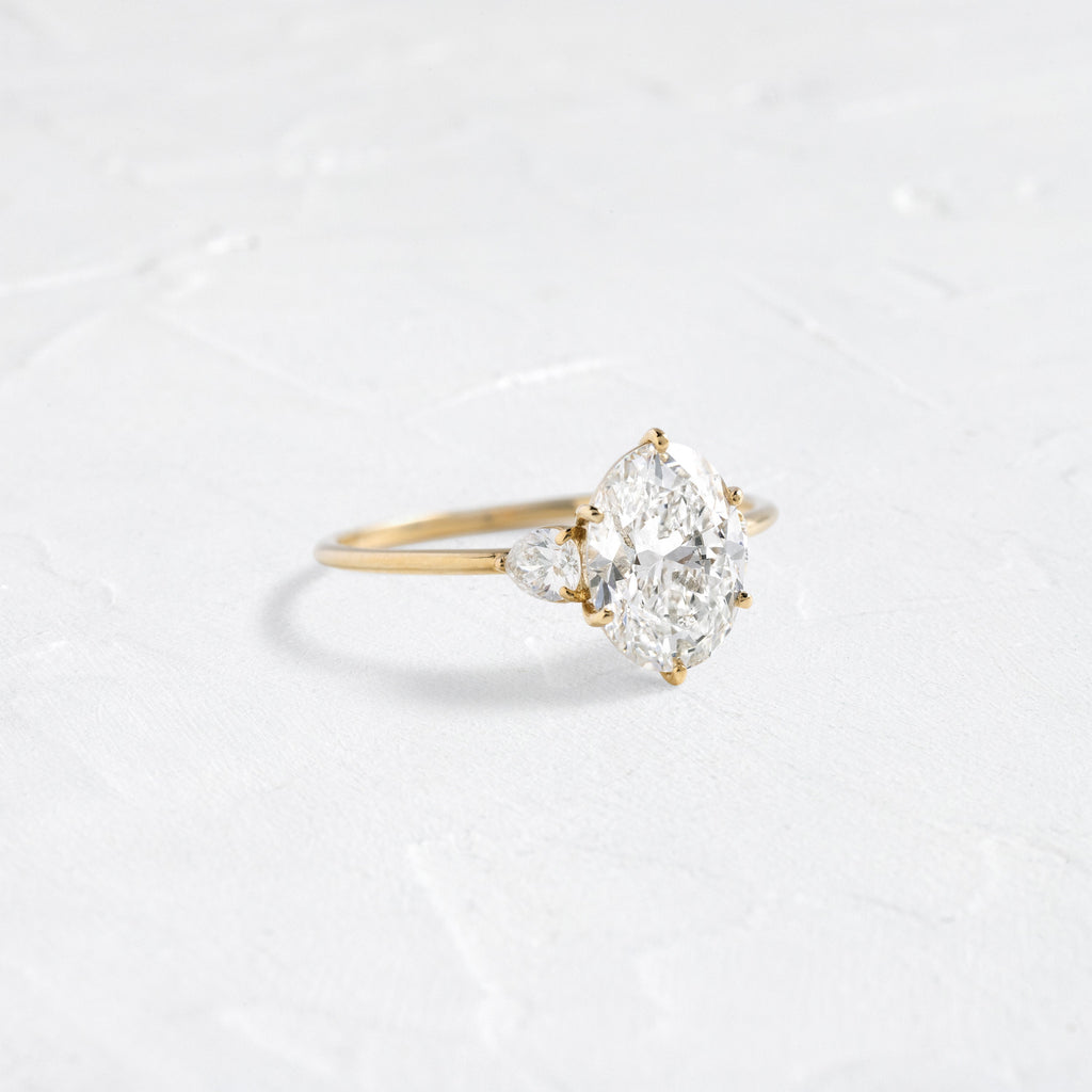 Solitaire-Oval Lab Grown Diamond Engagement Ring