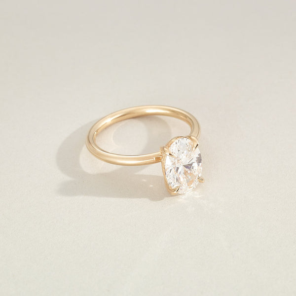 Solitaire-Oval Lab Grown Diamond Engagement Ring - Solitaire-Oval Lab Grown Diamond Engagement Ring