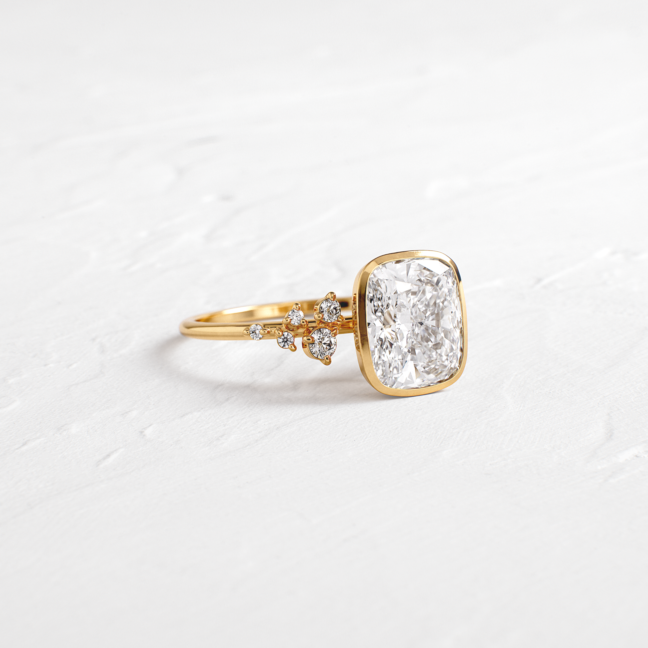 Solitaire-Oval Lab Grown Diamond Engagement Ring