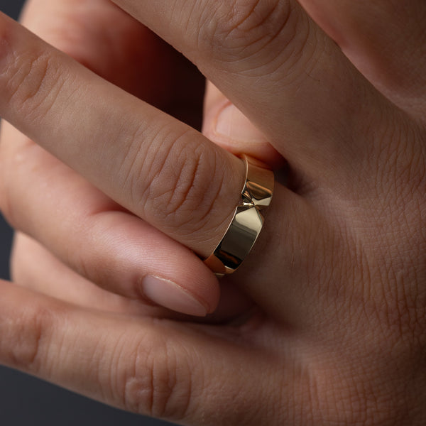 Center Pinch- Men's Wedding Band - Classic- Men's Wedding Band