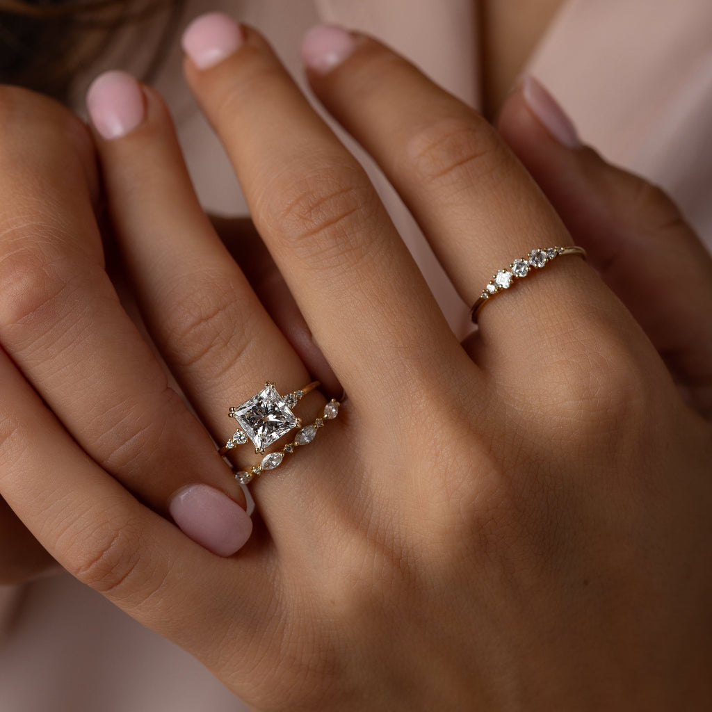 Solitaire-Oval Lab Grown Diamond Engagement Ring