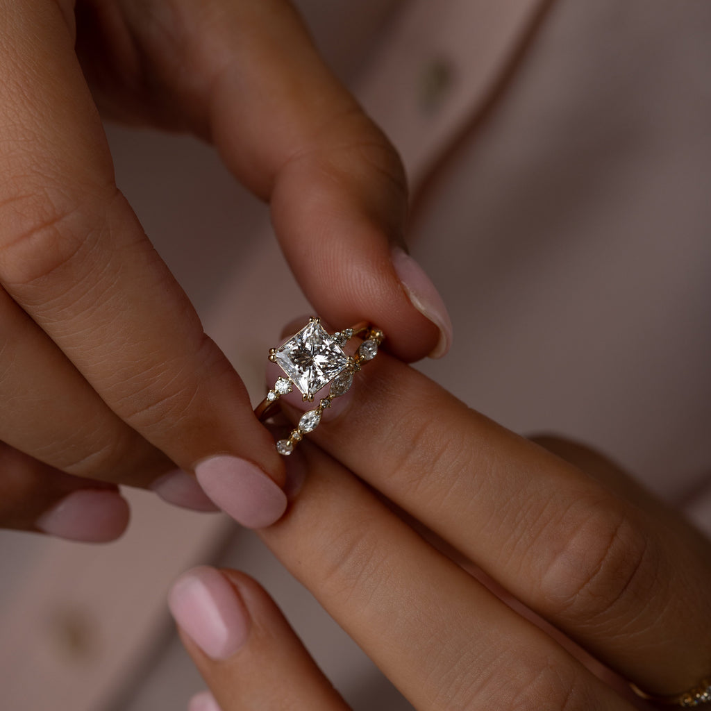 Solitaire-Oval Lab Grown Diamond Engagement Ring