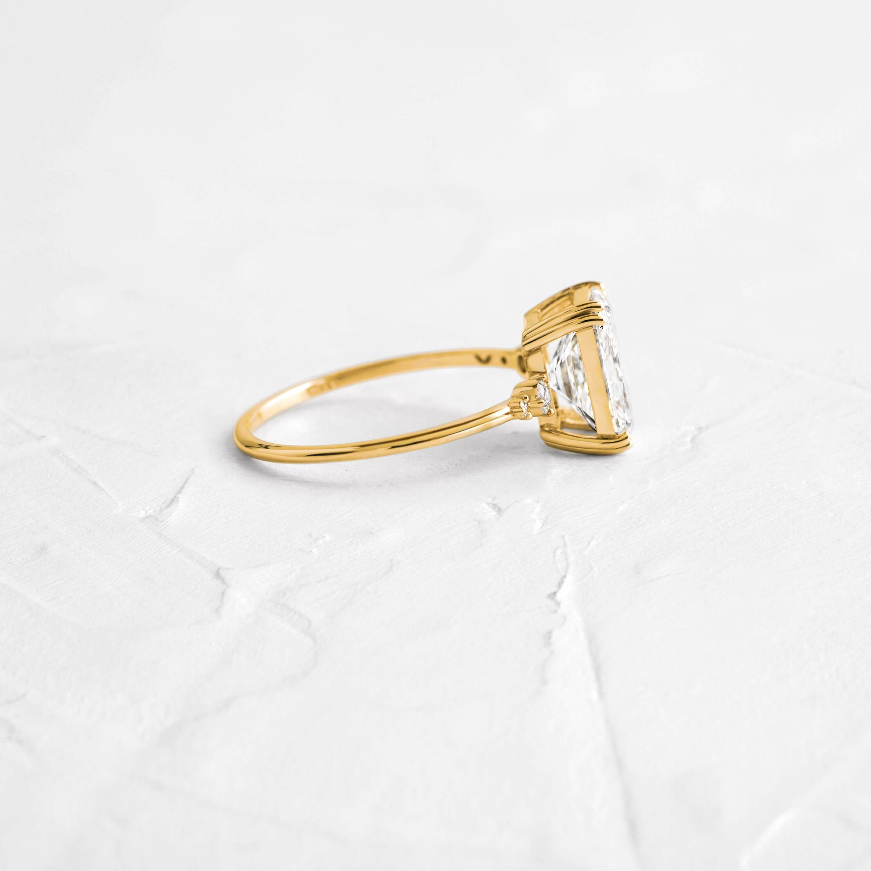 Solitaire-Oval Lab Grown Diamond Engagement Ring