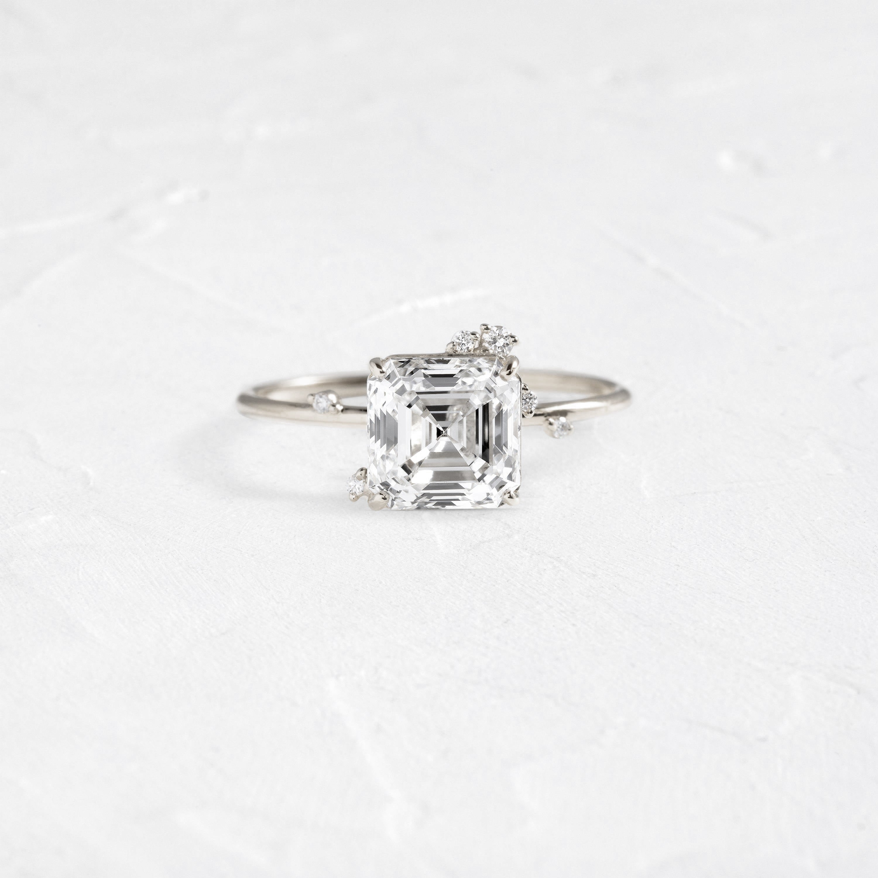 Solitaire-Oval Lab Grown Diamond Engagement Ring