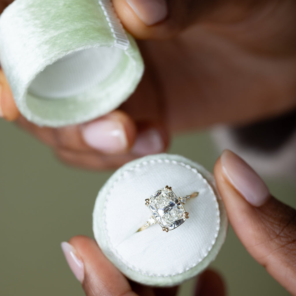 Solitaire-Oval Lab Grown Diamond Engagement Ring