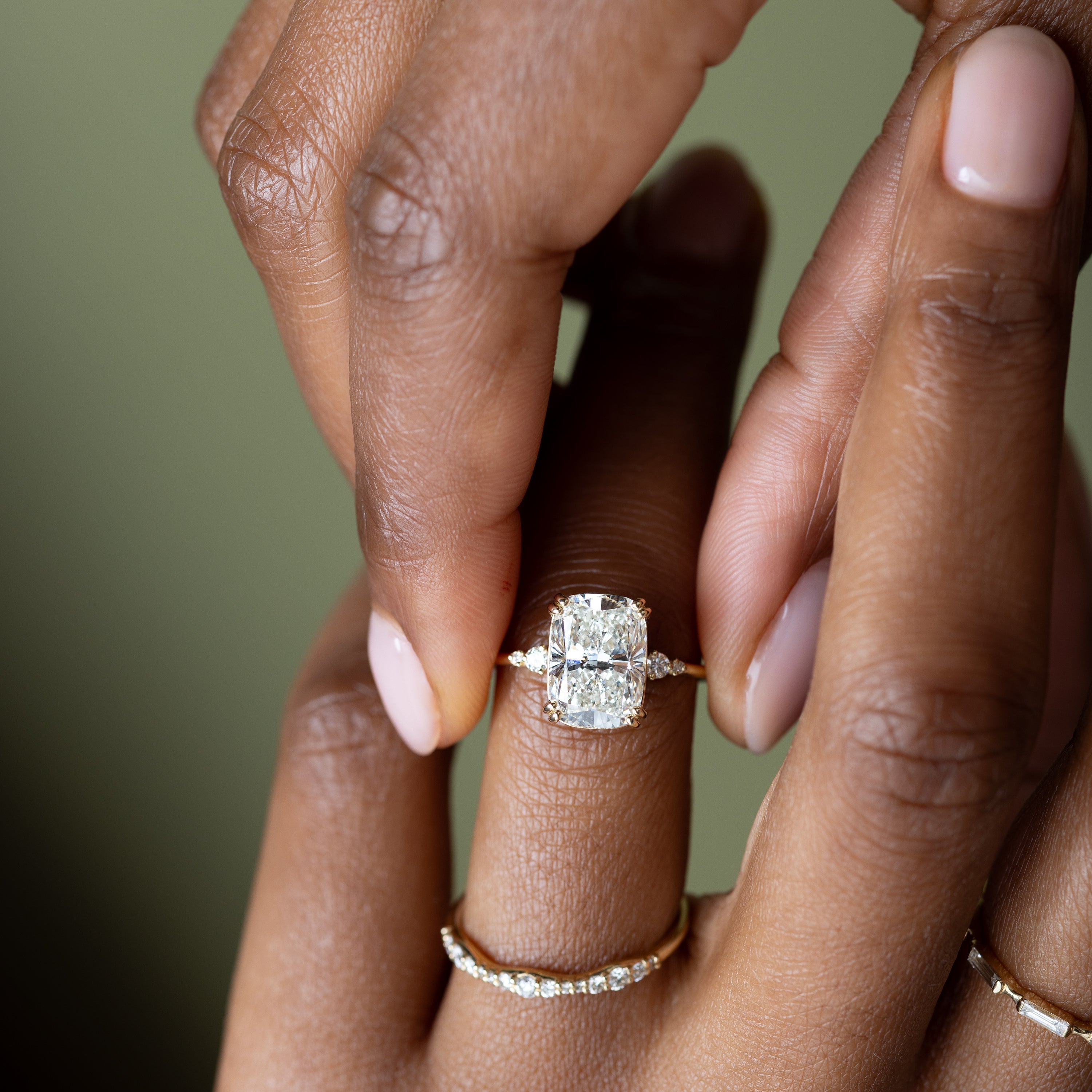 Solitaire-Oval Lab Grown Diamond Engagement Ring