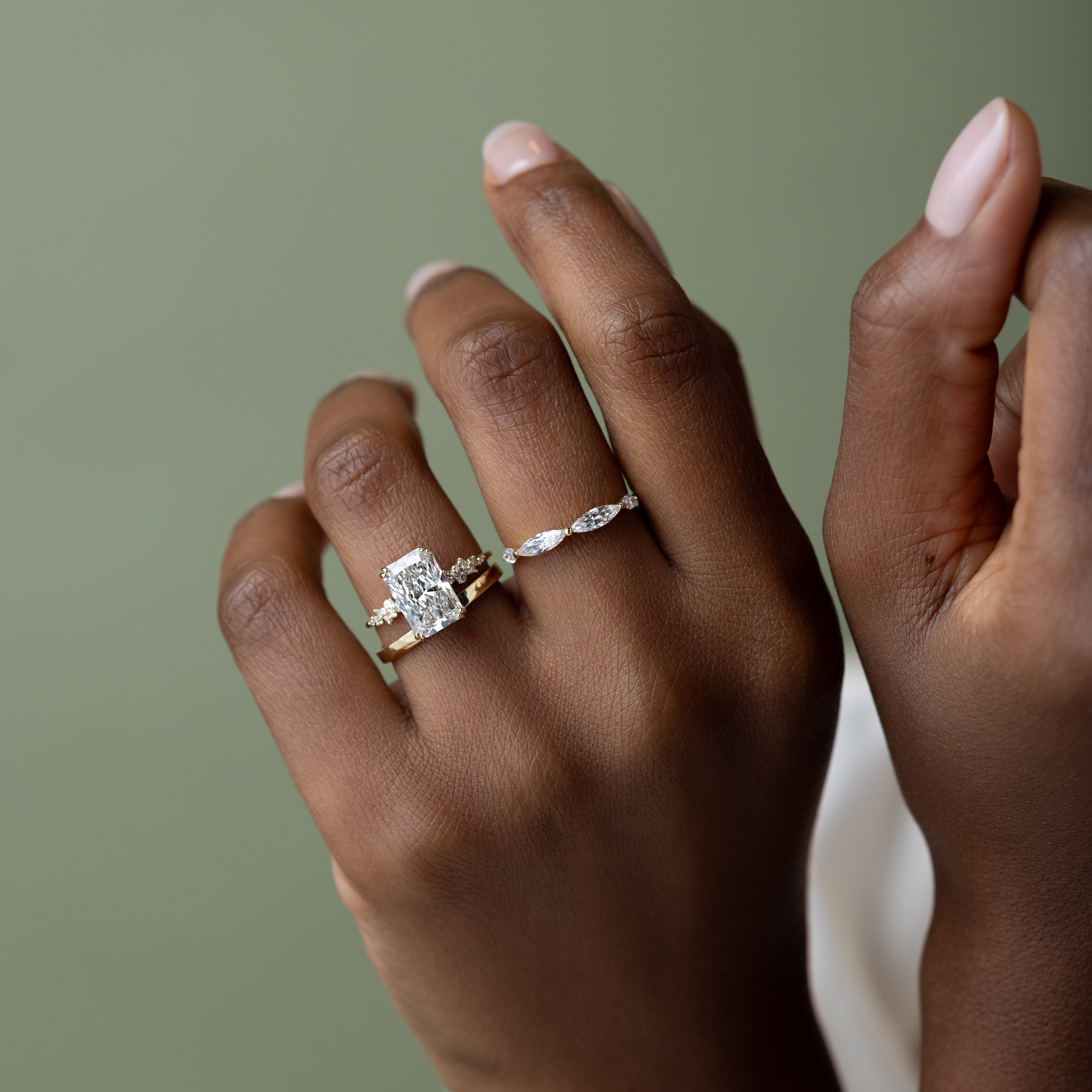 Solitaire-Oval Lab Grown Diamond Engagement Ring
