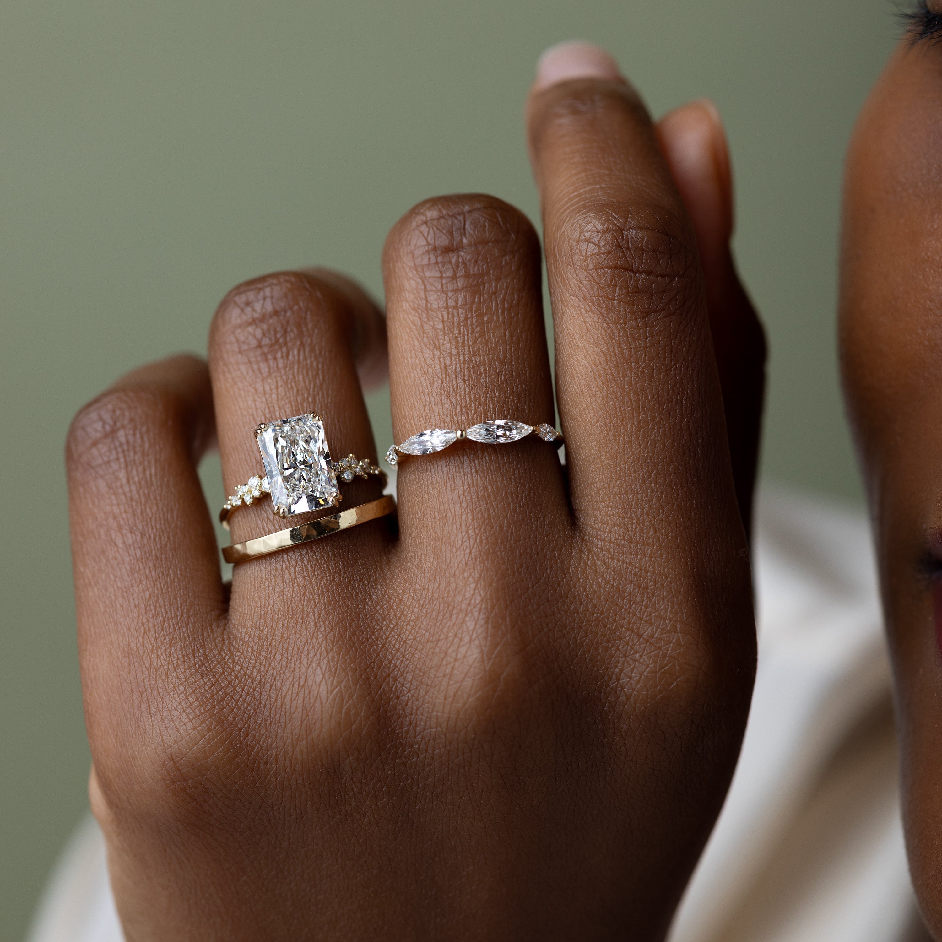 Solitaire-Oval Lab Grown Diamond Engagement Ring