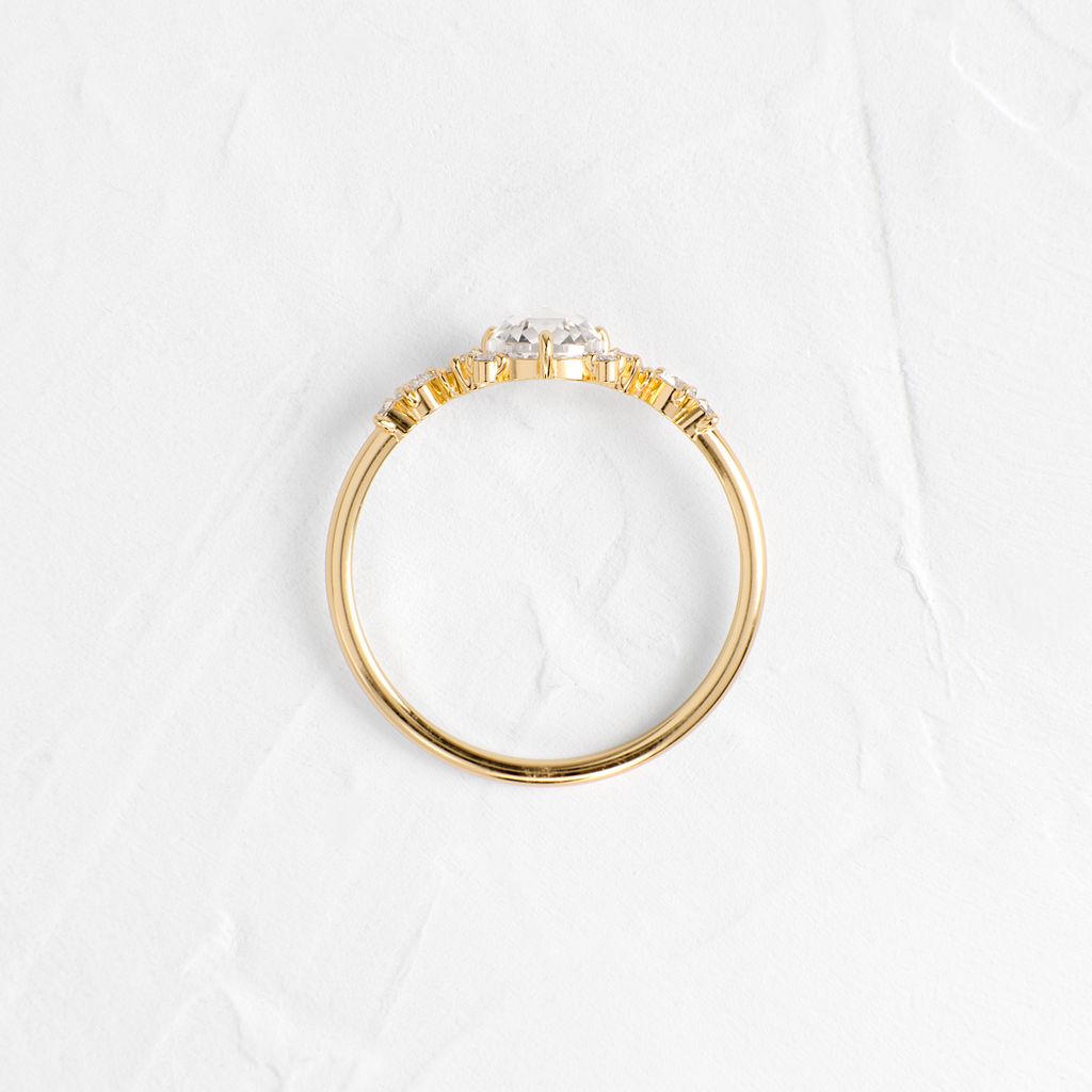 Solitaire-Oval Lab Grown Diamond Engagement Ring